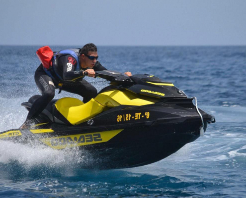 cambio titular moto de agua